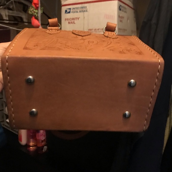 Made in Paraguay leather stamped purse - Picture 3 of 8